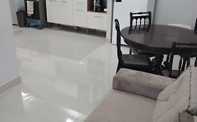 Apartamento completo , bem localizado